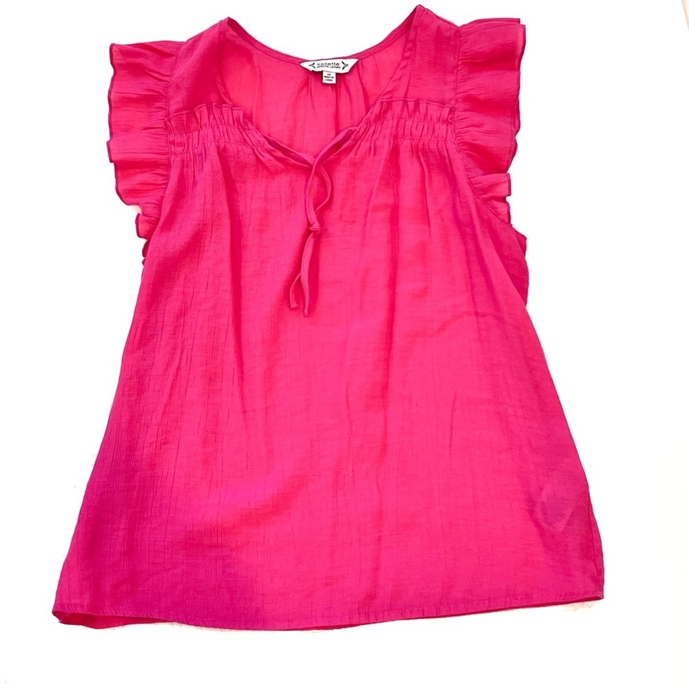 Nanette Lenore Crepe Blouse with ruffle cap sleeves EUC